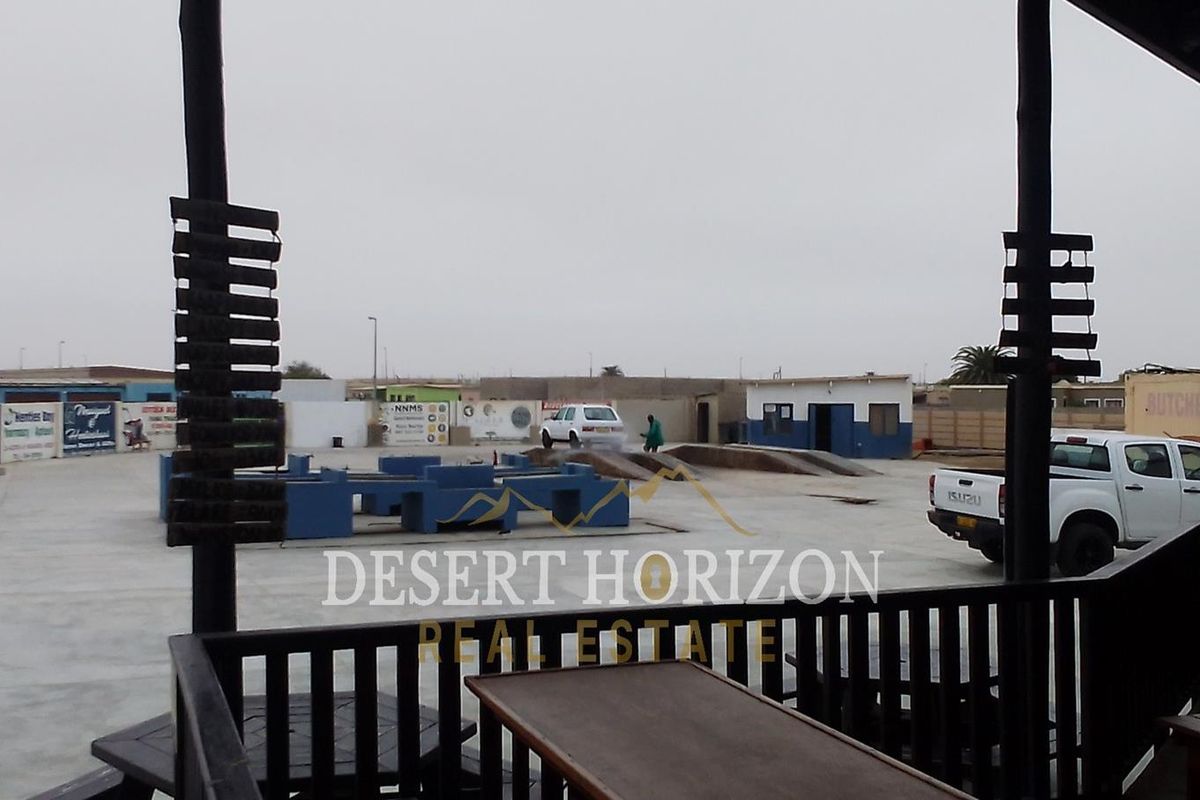 HENTIES BAY, CENTRAL | PUB AND GRILL FOR SALE - Photo 4