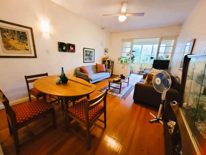 **Charming Flat in Upper Glenwood: Convenience Meets Comfort** - Photo 5