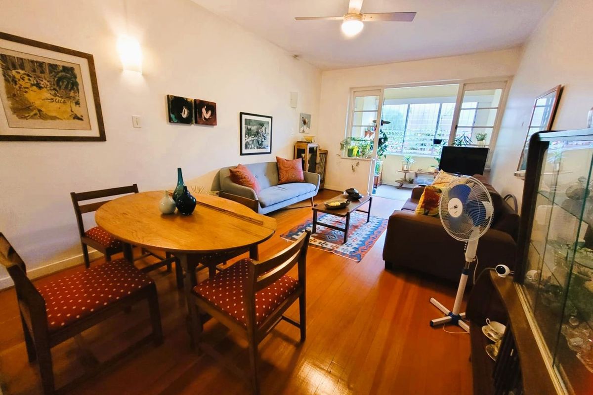 **Charming Flat in Upper Glenwood: Convenience Meets Comfort** - Photo 5