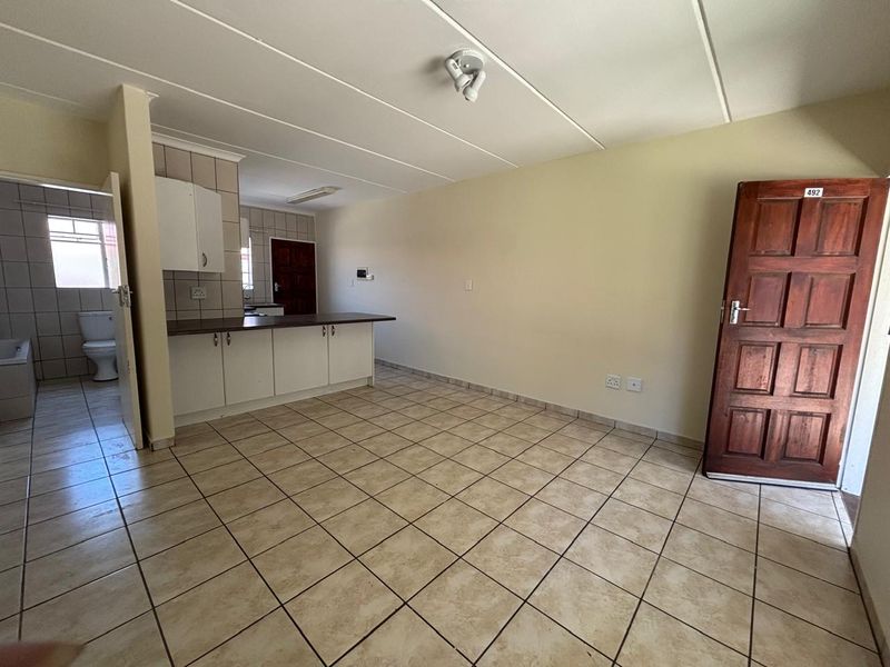 2 Bedroom Unit for sale in Boksburg - Photo 5