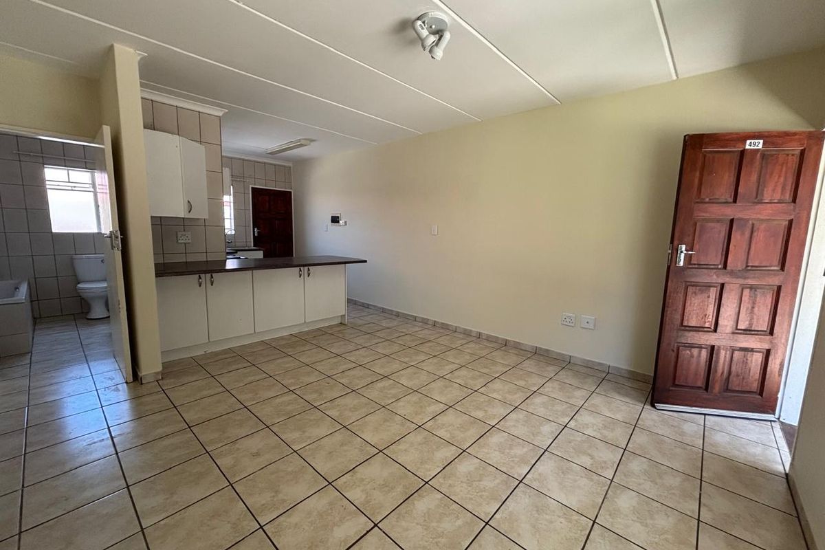 2 Bedroom Unit for sale in Boksburg - Photo 5