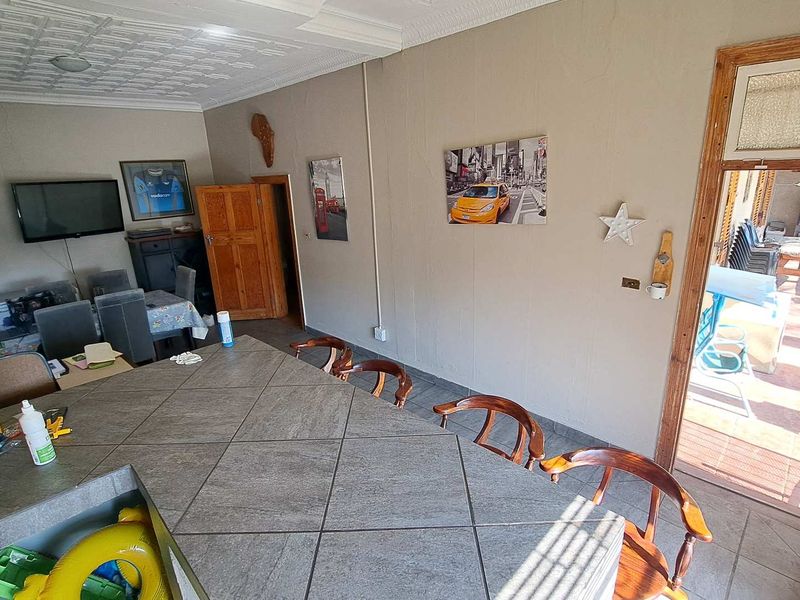 . "Escape to Edenburg: Your Peaceful Oasis Awaits" - Photo 9