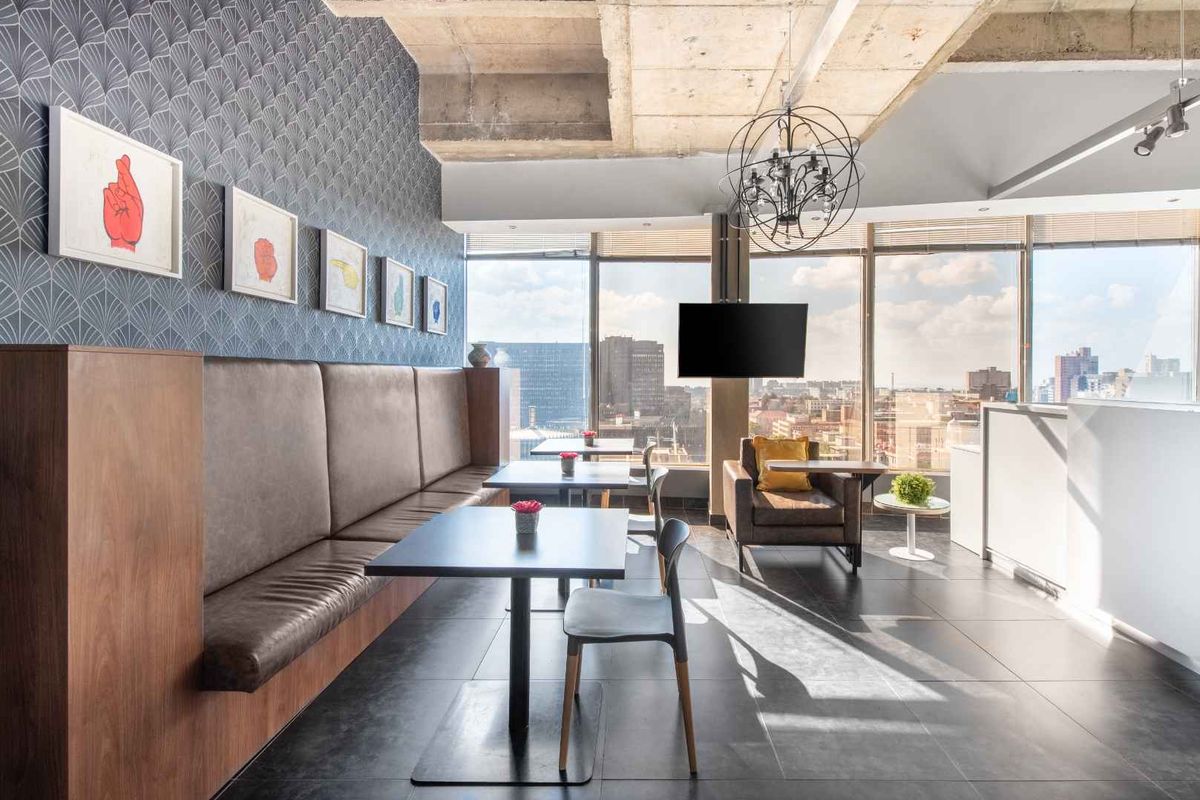 Find office space in Regus Braamfontein for 5 persons with everything taken care of - Photo 4
