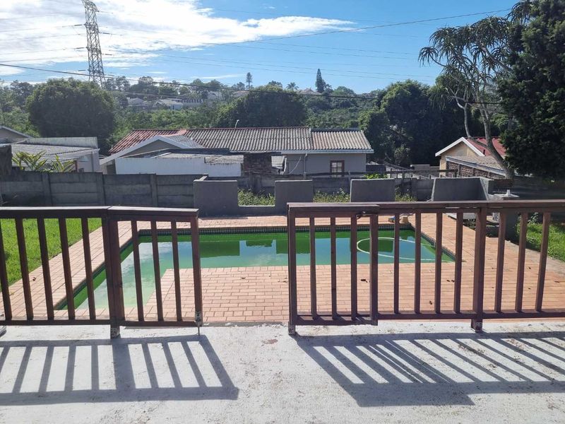 Family home with a small flatlet and pool - Photo 3