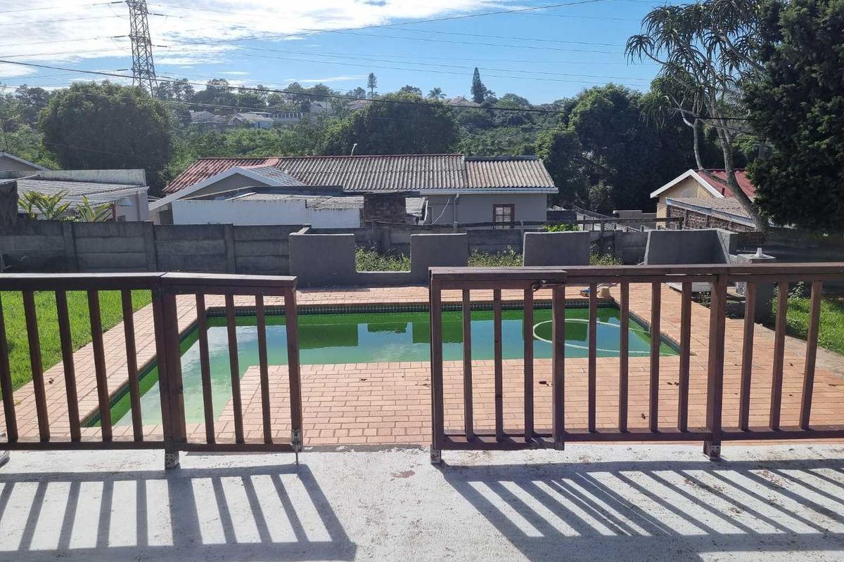 Family home with a small flatlet and pool - Photo 2