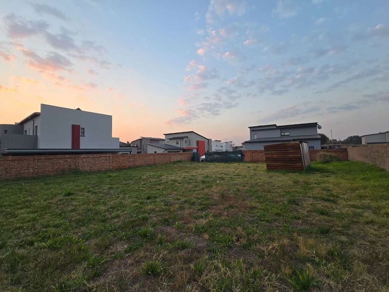 Build Your Dream Home in Prestigious Zambezi Manor Lifestyle Estate. - Photo 1