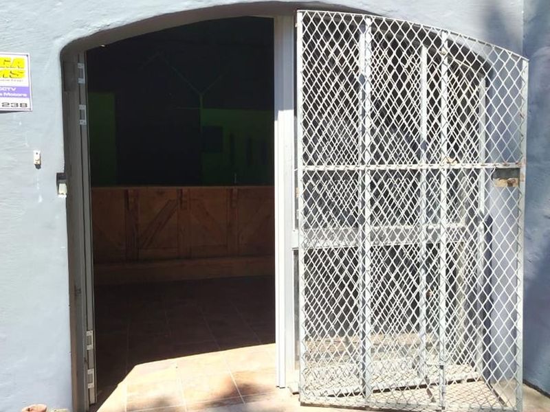 TO LET: VERSATILE COMMERCIAL PROPERTY – PRIME GONUBIE MAIN ROAD - Photo 3