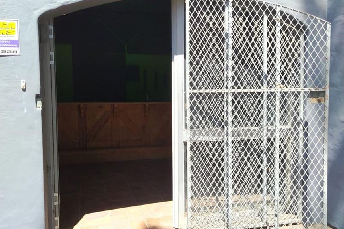 TO LET: VERSATILE COMMERCIAL PROPERTY – PRIME GONUBIE MAIN ROAD - Photo 3