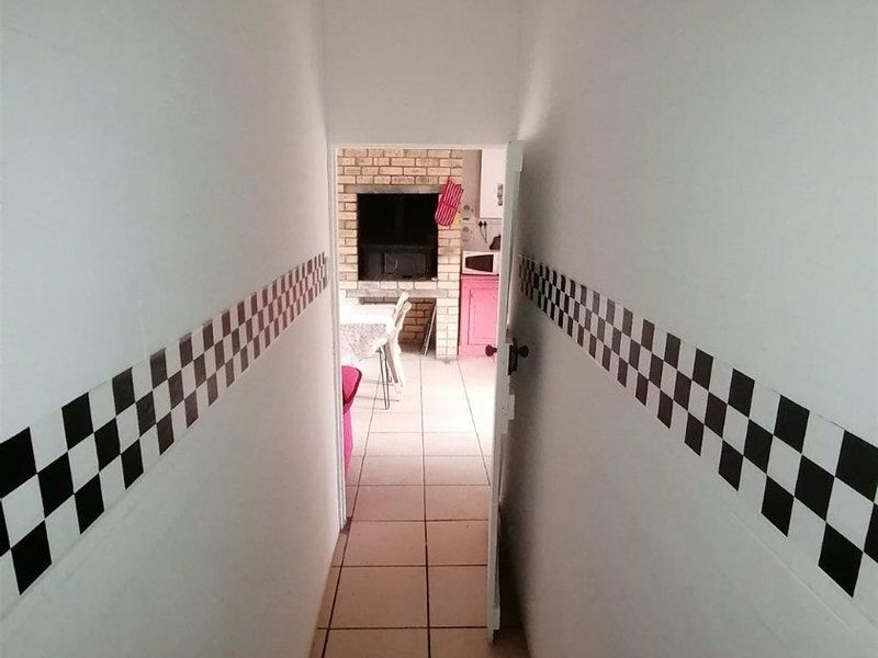 WHAT A STEAL - Photo 8