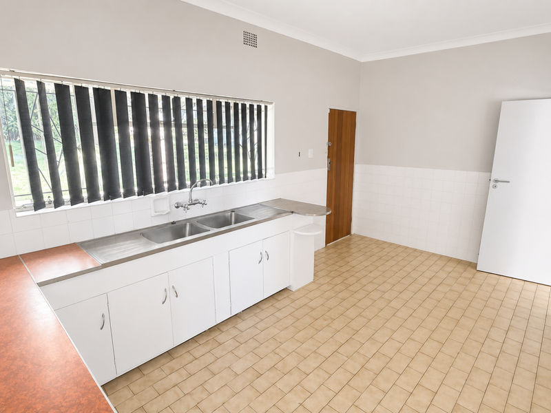 Family Home with a Spacious Yard - Photo 7
