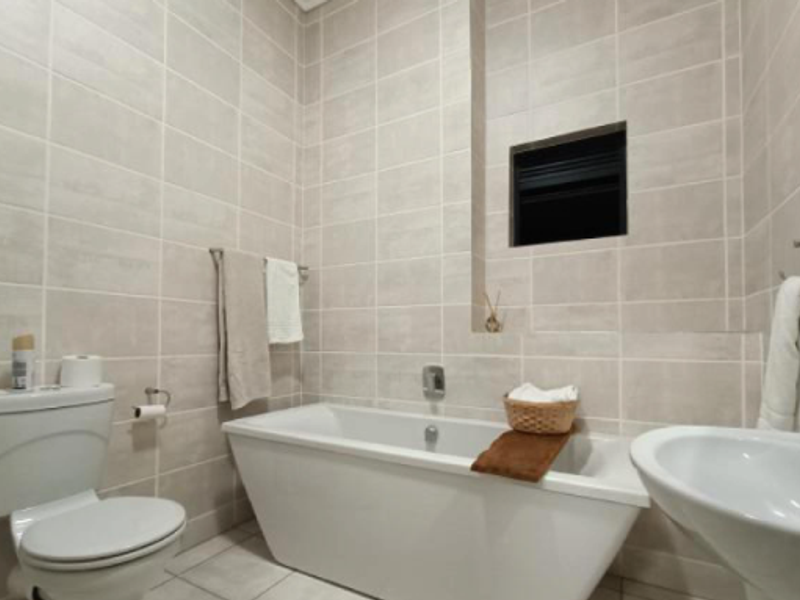 "GreenCreek Elegance: 1-Bed, Prime Location!" - Photo 4