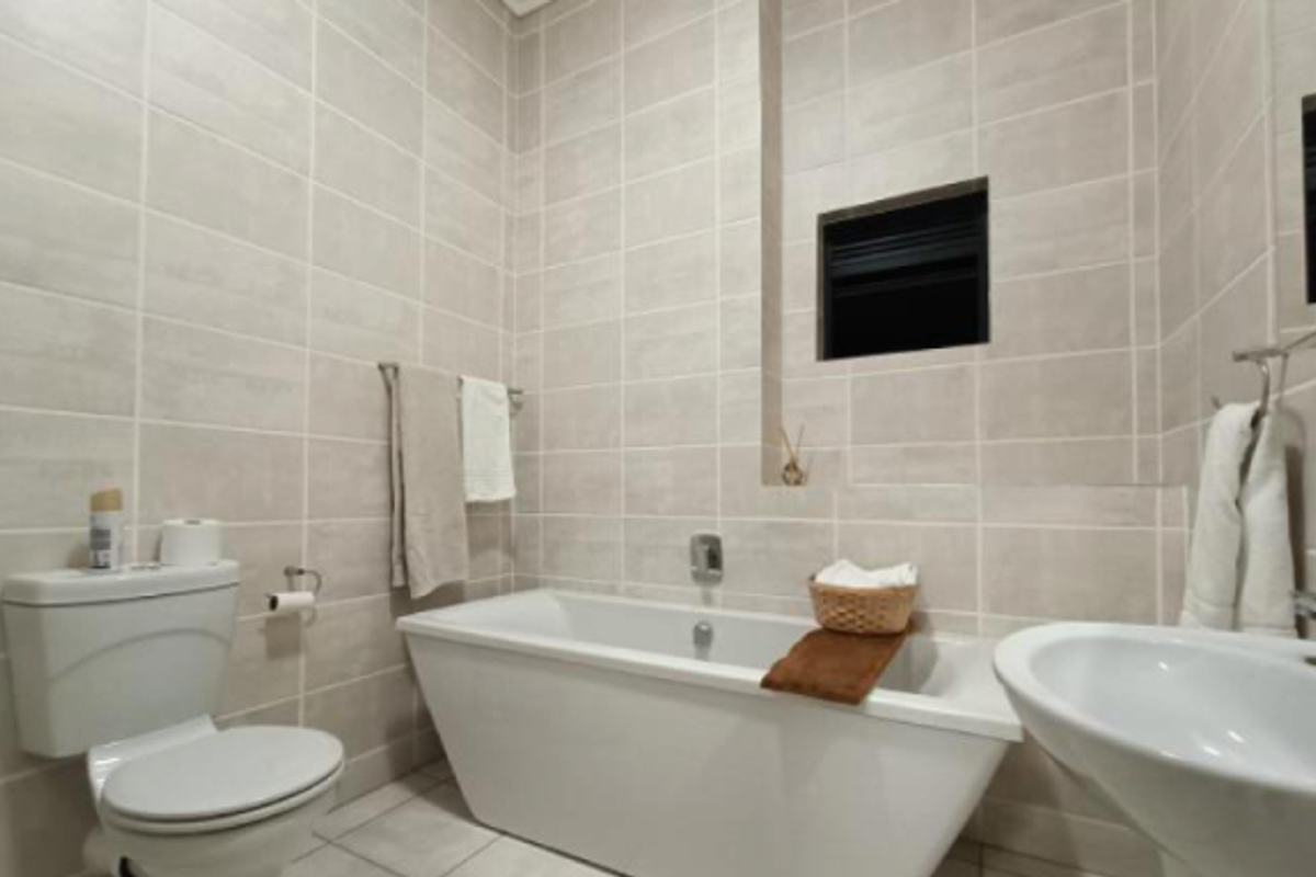 "GreenCreek Elegance: 1-Bed, Prime Location!" - Photo 4