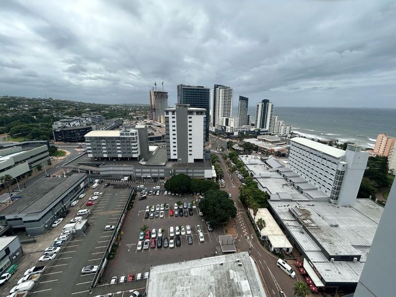 Beautifully Appointed 1-Bedroom Apartment – Prime Location - Photo 2