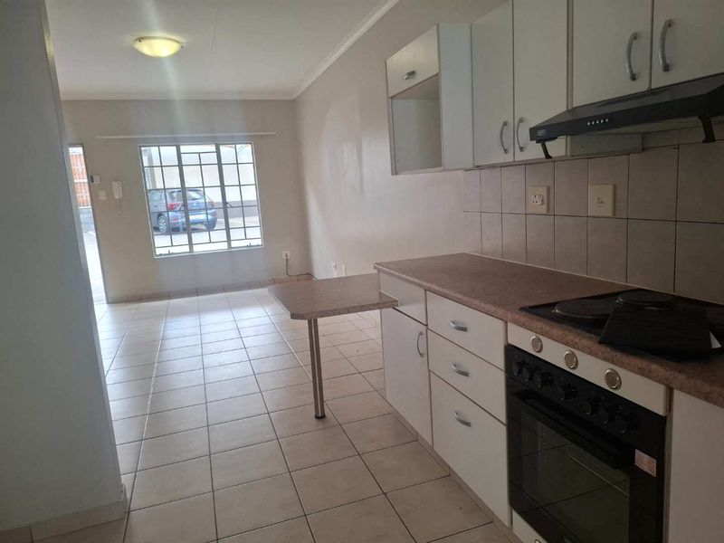 Excellent investment or first home - Photo 5