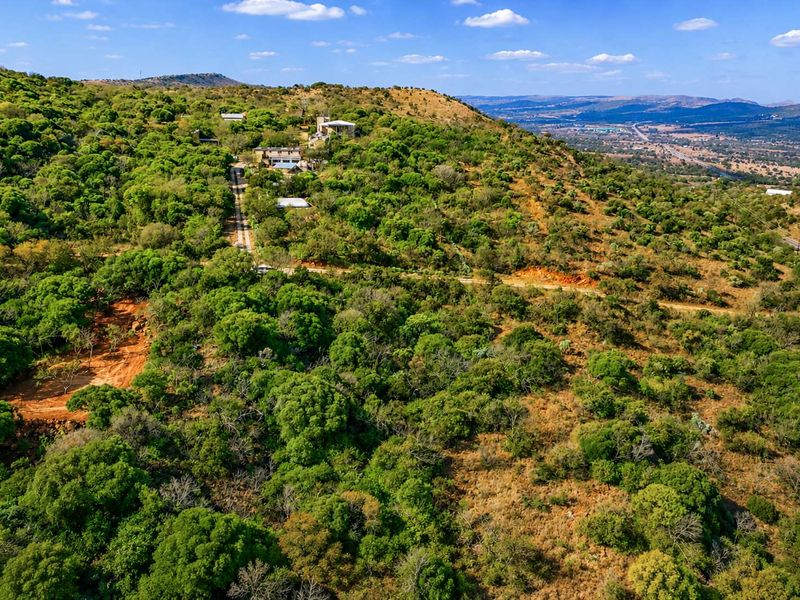 Own 4 Hectares with Panoramic Views over Hartbeespoort Dam - Photo 3