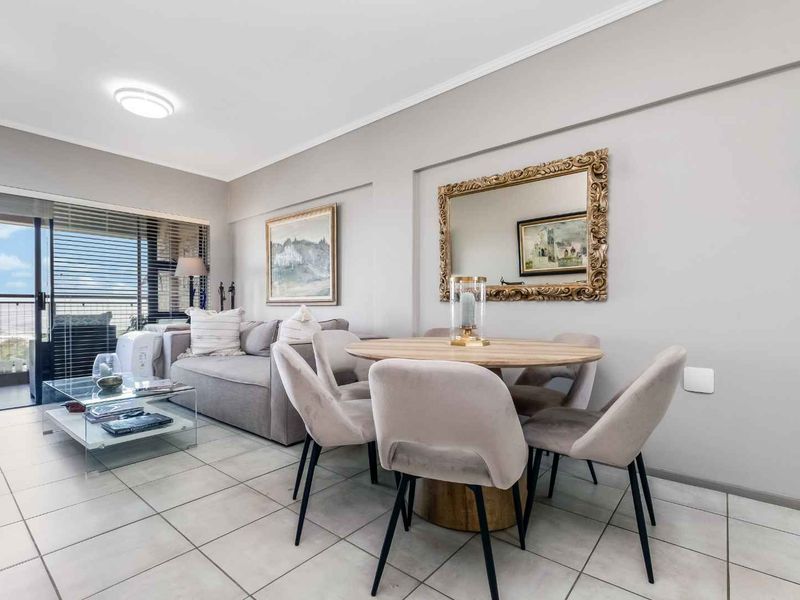 STYLISH AND CLASSY TOP FLOOR UNIT, IN A QUIET POSITION OFFERING PLENTY OF SPACE AND GORGEOUS VIEWS - Photo 5