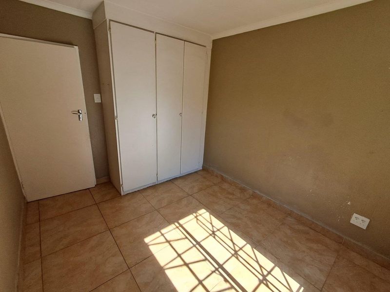 3 Bedroom Town House In Rushmere Manor The Reeds - Photo 9