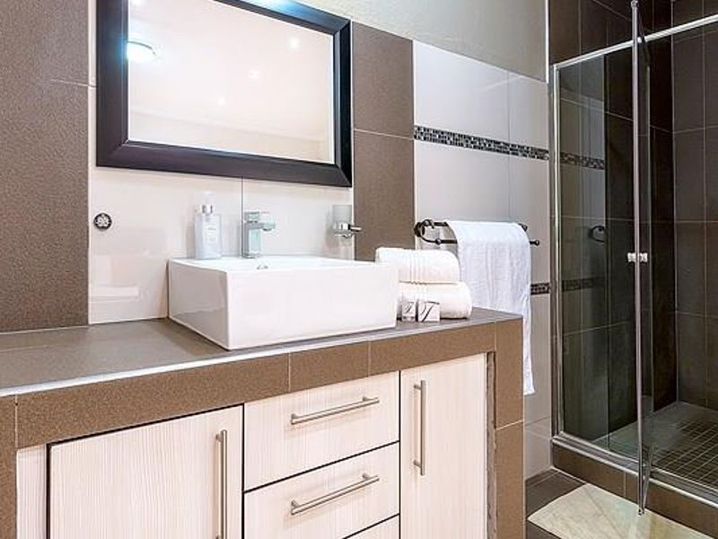 Don't spend N$ 6.5mil on a house - Photo 10