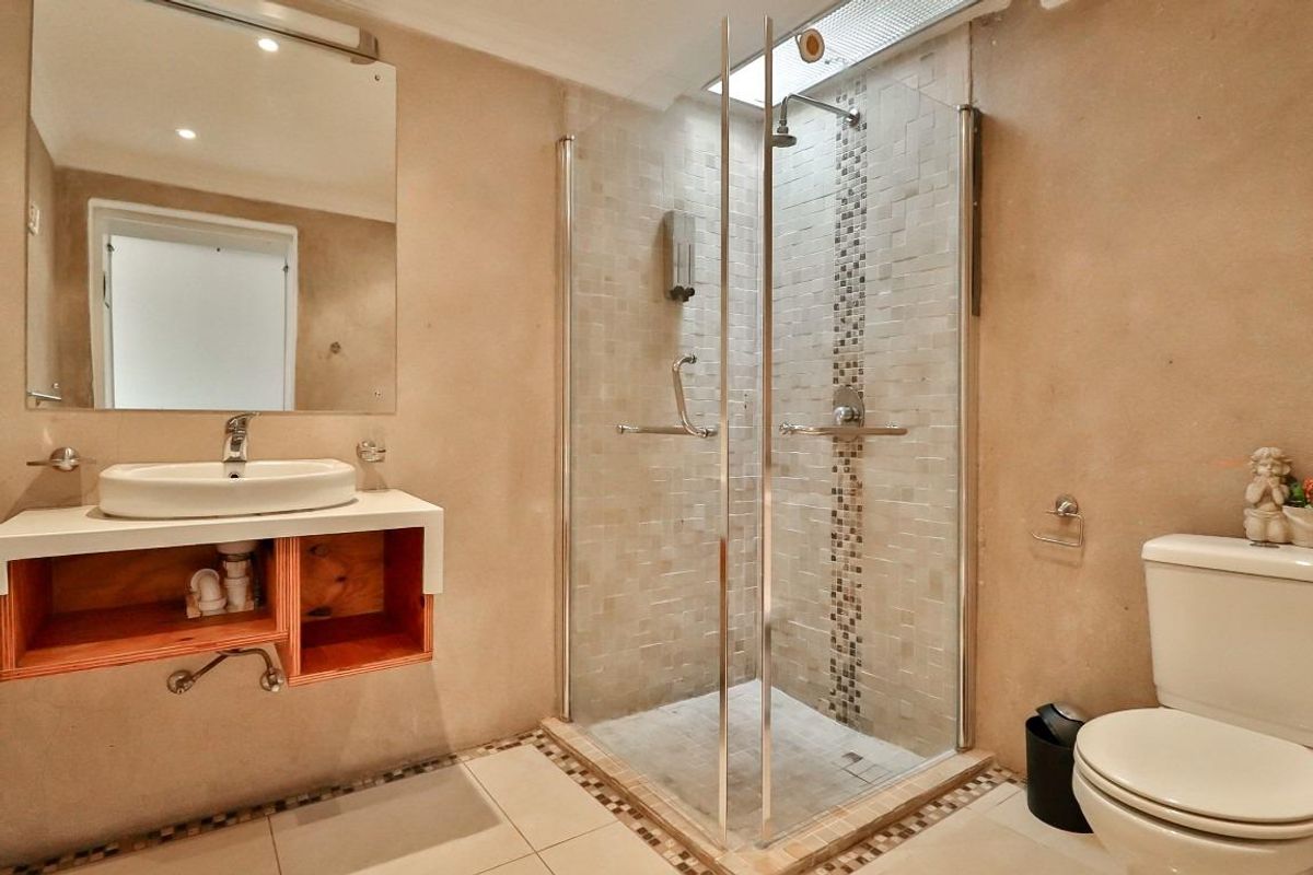 Loft Apartment In the Heart of Woodstock - Photo 4