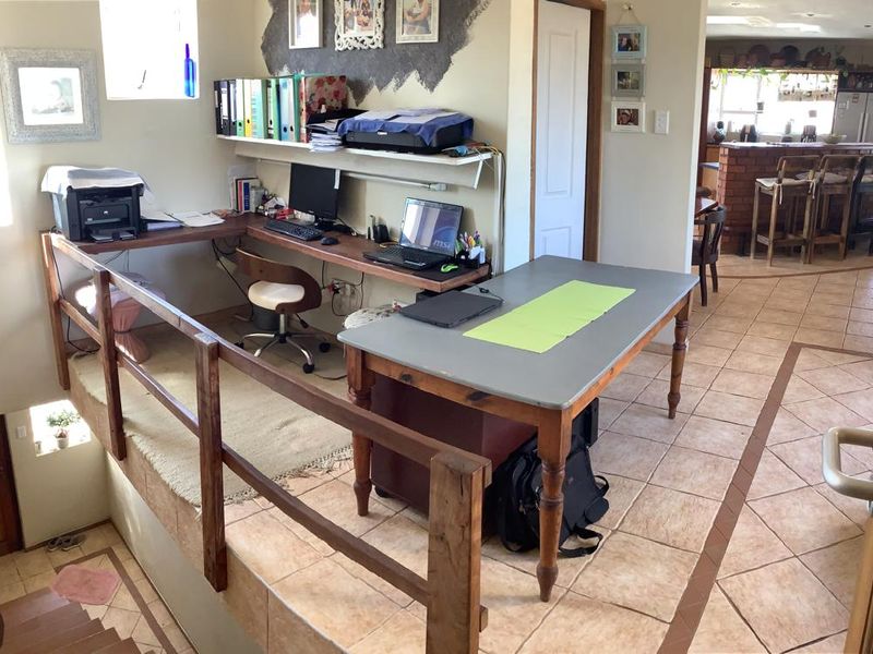 3 Bedroom house with flat for sale - Henties Bay - Photo 10