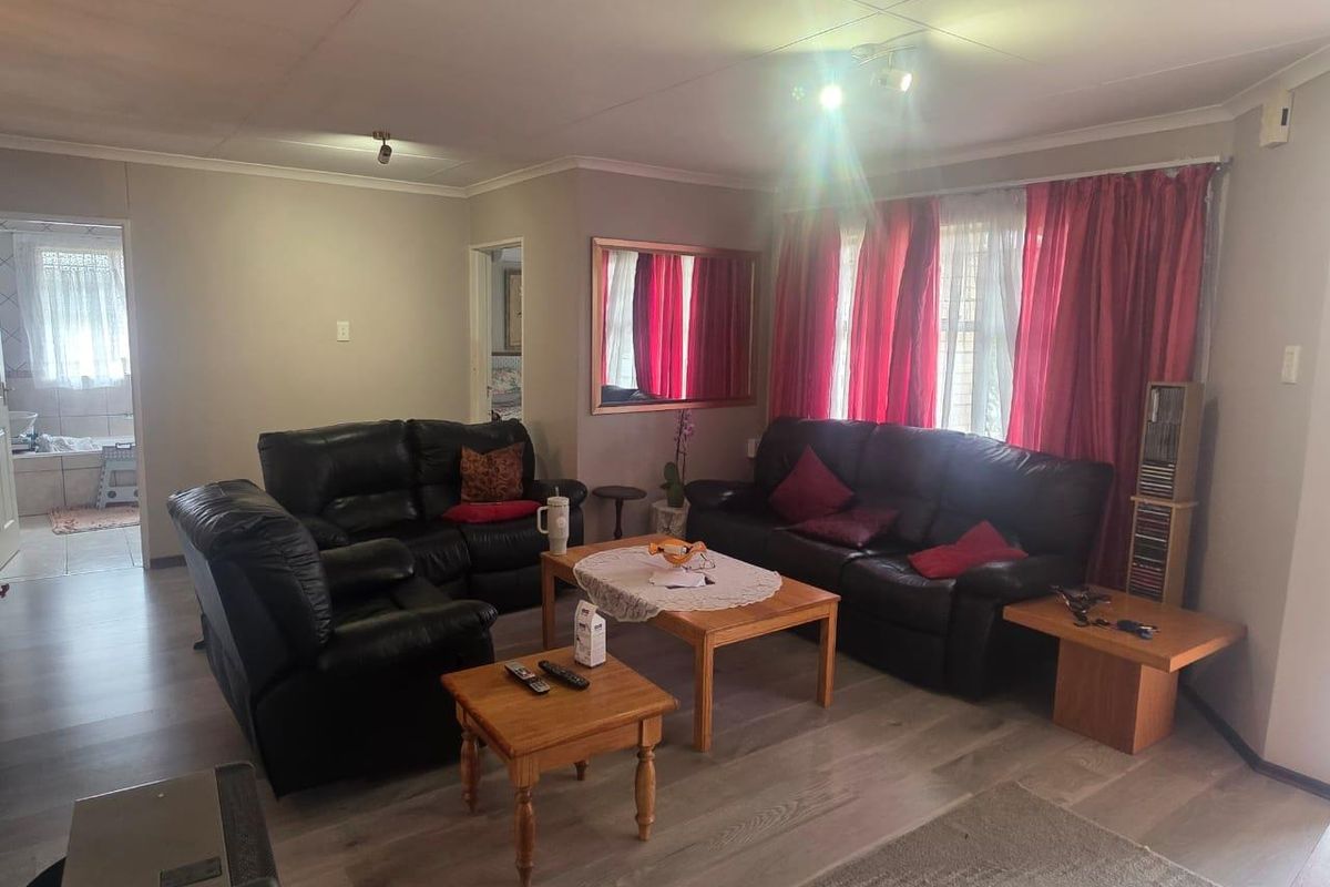 Beautiful 2-Bedroom Townhouse in Stellenryk Retirement Village - Photo 5