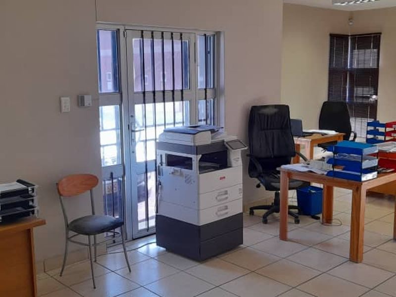 Warehouse with offices in Town - Photo 10