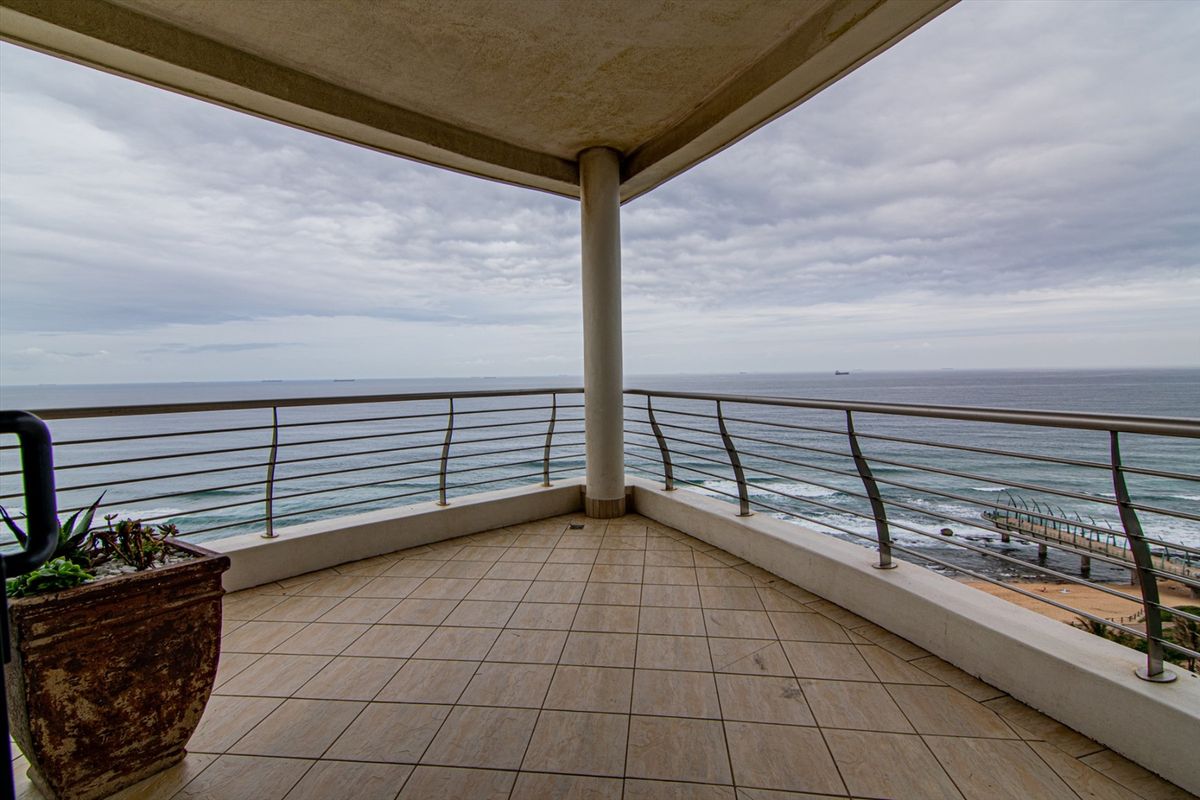 3 BEDROOM | 3.5 BATHROOM APARTMENT - Photo 3