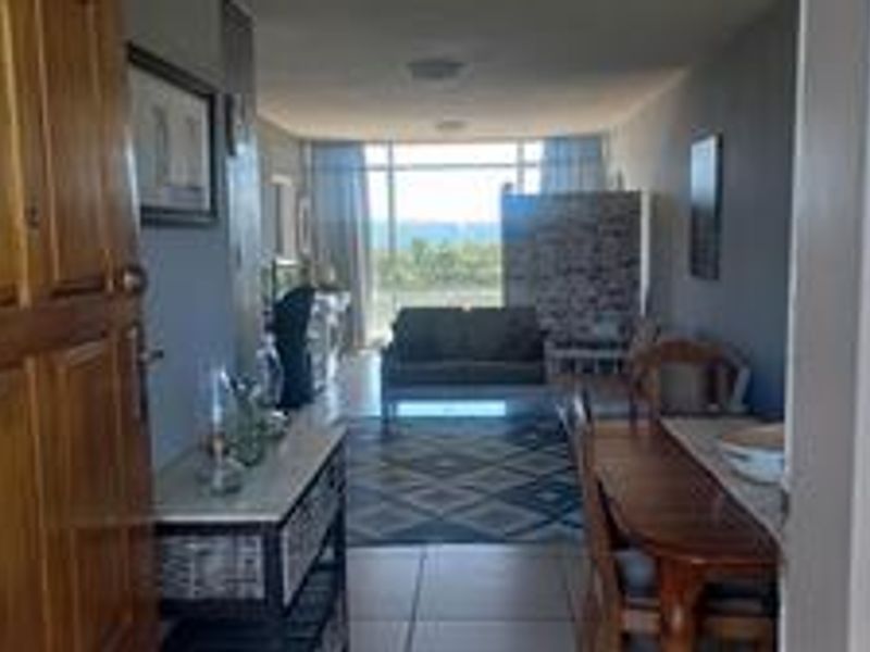 Beautiful  one bed with possibilities to move in and Stay! - Photo 2