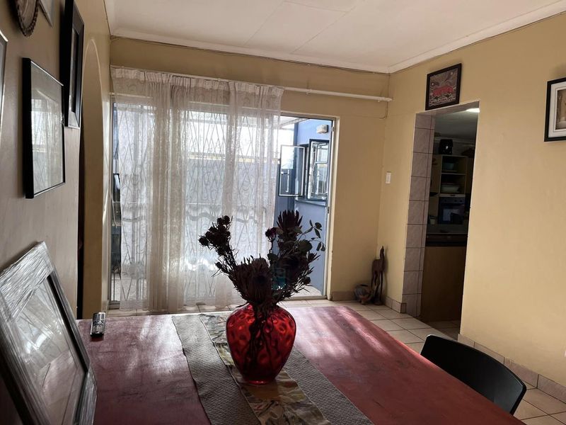 Three bedroom house for sale in Khomasdal - Photo 9