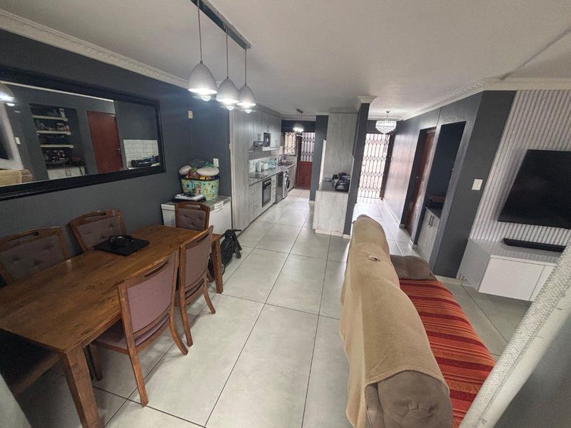 Modern Living | Private Garden | Pet Friendly (Small Dogs) - Photo 9