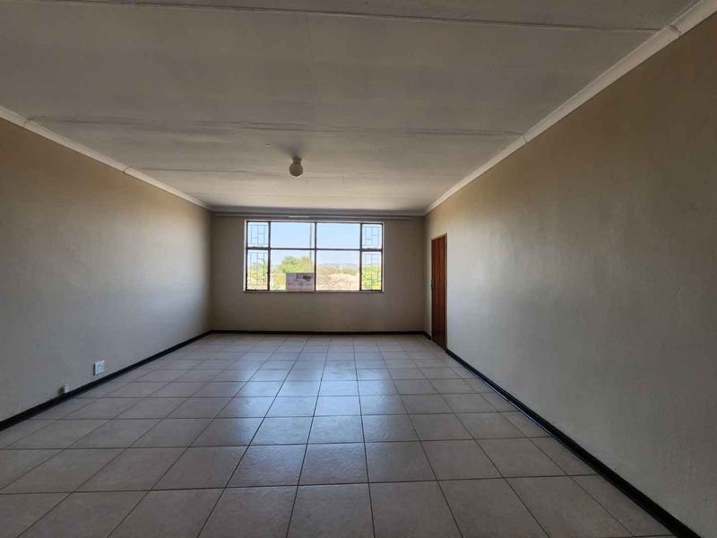 2.5 Bedroom Apartment To Rent in Jan Niemand Park, Pretoria - Photo 5