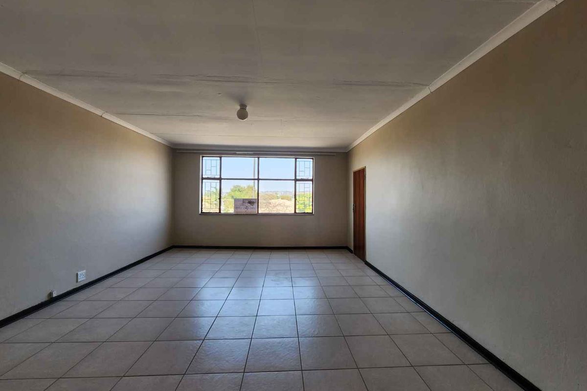 2.5 Bedroom Apartment To Rent in Jan Niemand Park, Pretoria - Photo 5