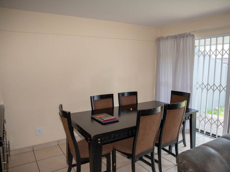 BUDGET-FRIENDLY 3-BEDROOM DUPLEX - Photo 6