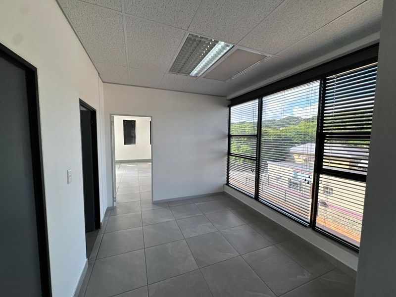 Prime office space to let - Photo 8