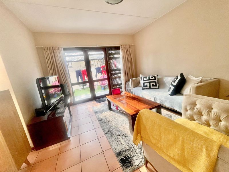 Townhouse (Duplex) — 2 Bedrooms, 2 Bathrooms - Photo 7