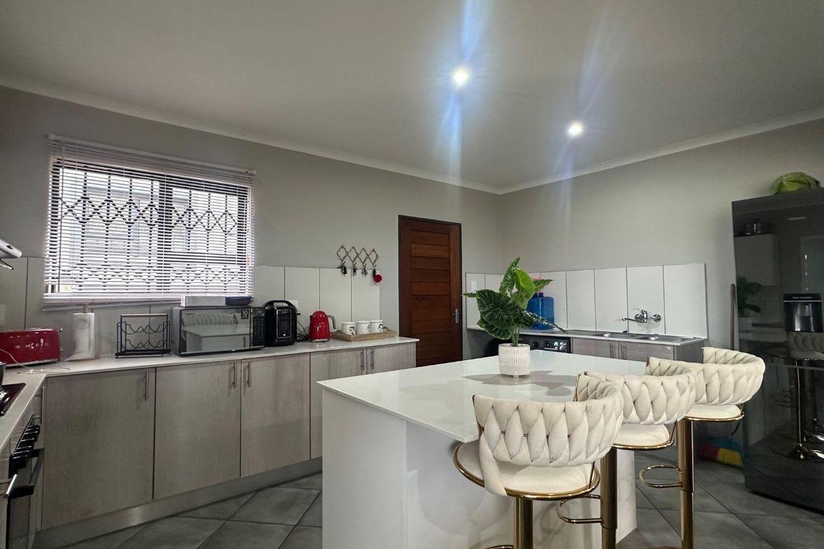 The “wow” factor is in place when you drive into the Waterberg Fields Estate! - Photo 4