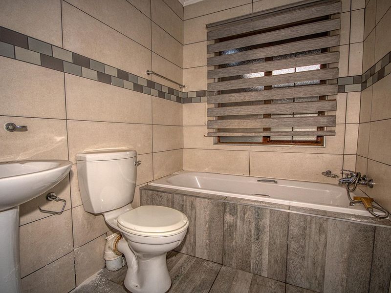 3 Bedroom Meyersig family home for sale! - Photo 10