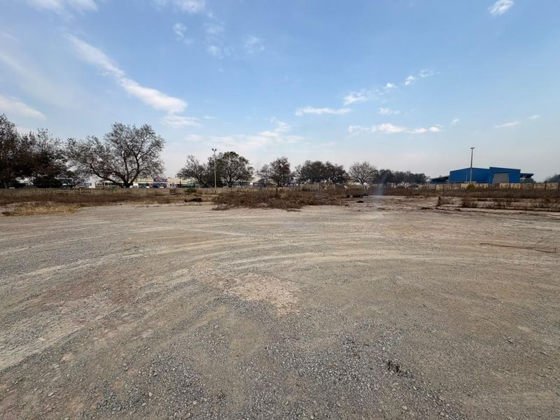 Prime 1.2ha Commercial Corner Stand near R59 - Photo 3