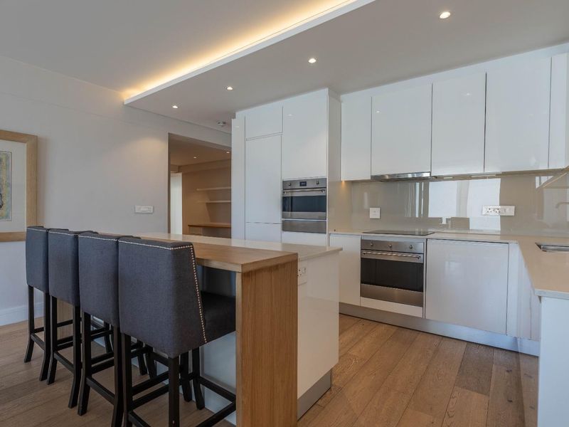 Airbnb Friendly, Two Bedroom Apartment: Prime Location, Modern Design - Photo 6