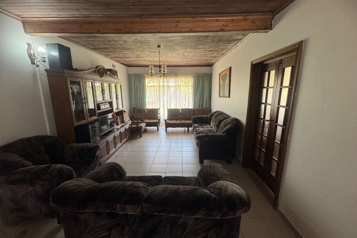 Large Family Home in Randhart for sale - Photo 3