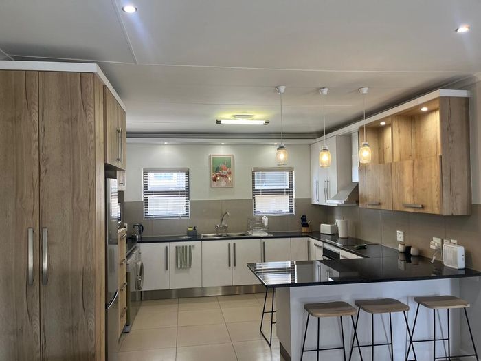 Property #2462804, Apartment Rental Monthly in Windhoek Central