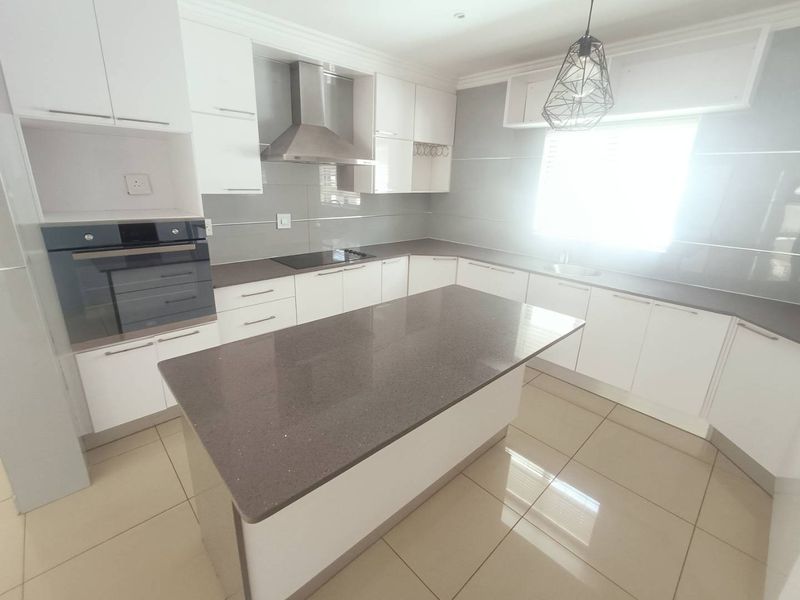 BEAUTIFUL FAMILY HOUSE FOR SALE IN VALLEY VIEW ESTATE!! - Photo 9