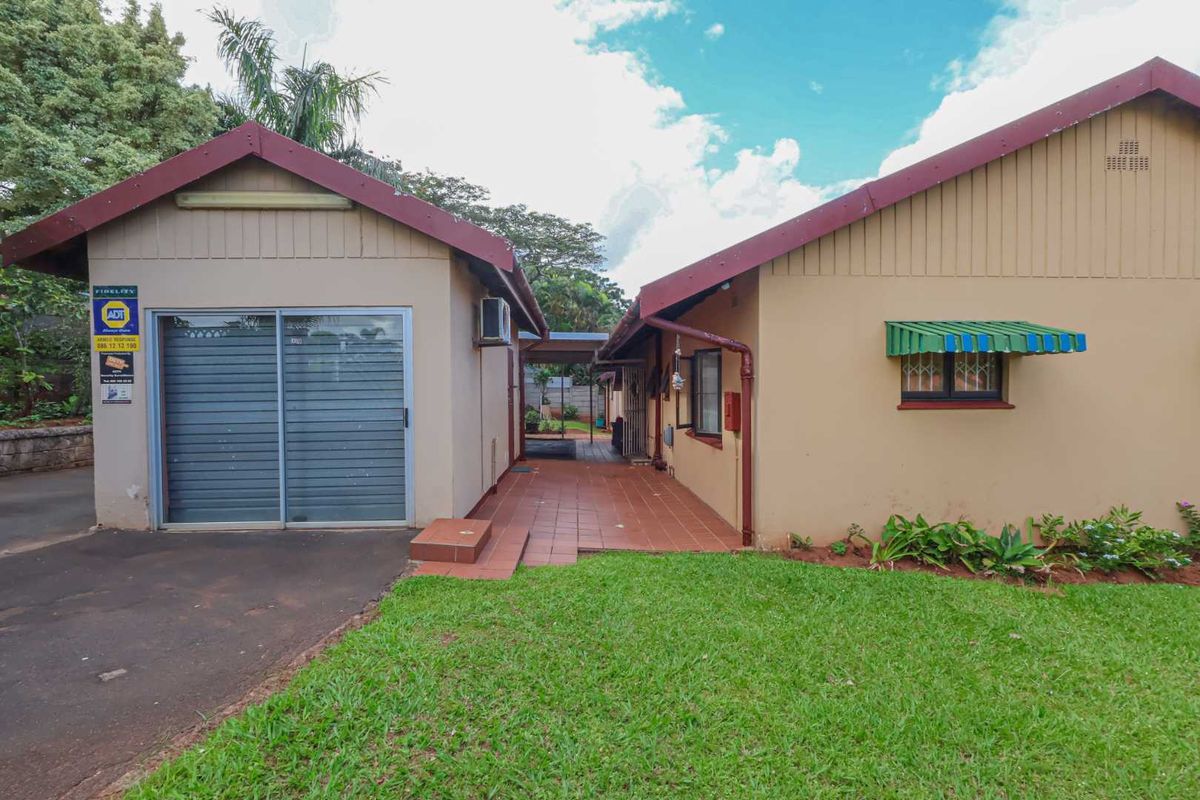 Spacious 4 Bedroom Family Home with Granny Flat – Prime Yellowwood Park Location - Photo 2