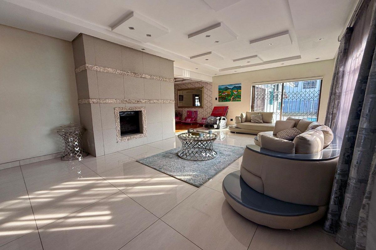 4 bedroom House for sale In vryheid - Photo 4