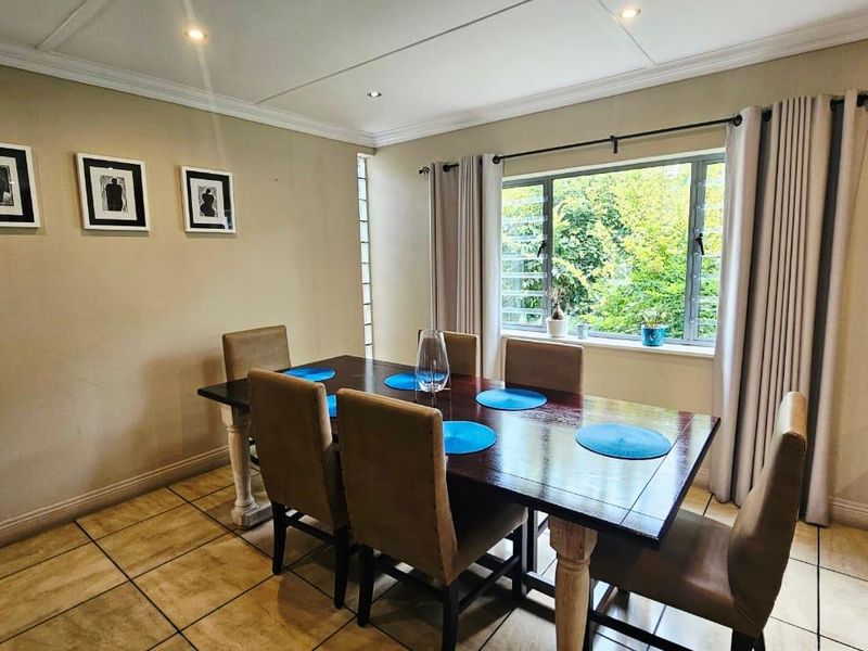 Stunning Family Home for Rent in a Desired Area - Photo 8