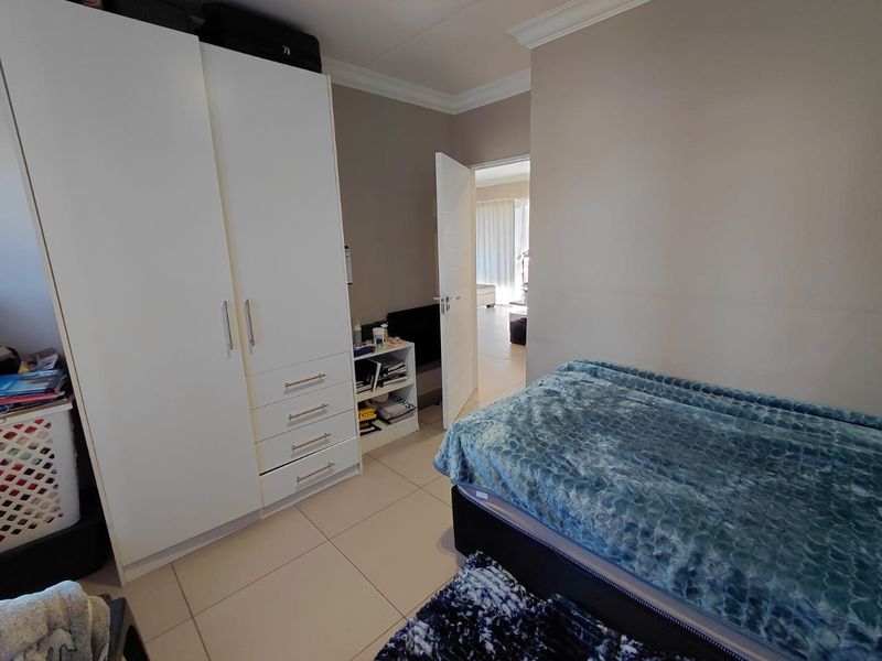 Charming 2-Bedroom Apartment in Birchwood Village - Photo 10