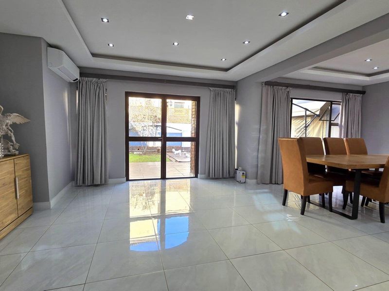 4 Bedroom House in Meyersdal - Photo 4