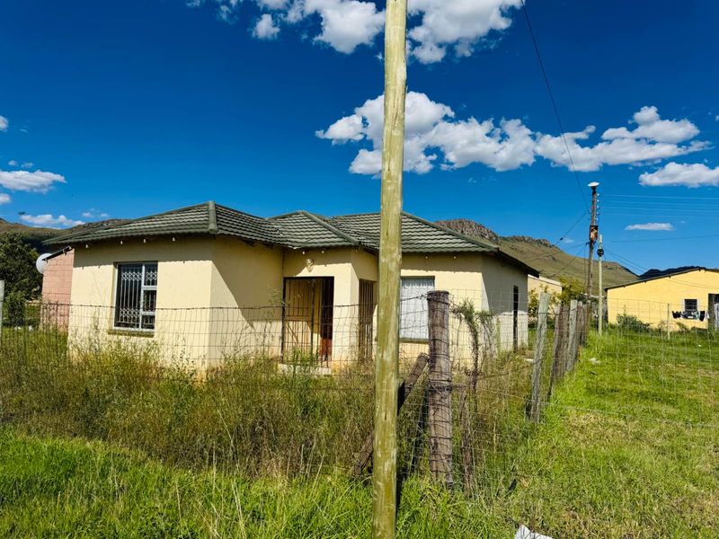 Charming 3-Bedroom Home for Sale in Queenstown Ezibeleni - Photo 2