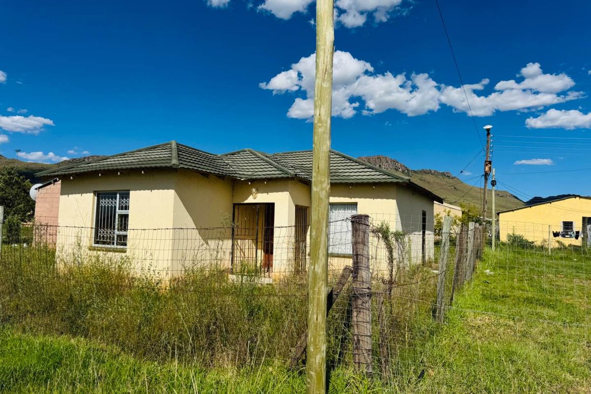Charming 3-Bedroom Home for Sale in Queenstown Ezibeleni - Photo 2