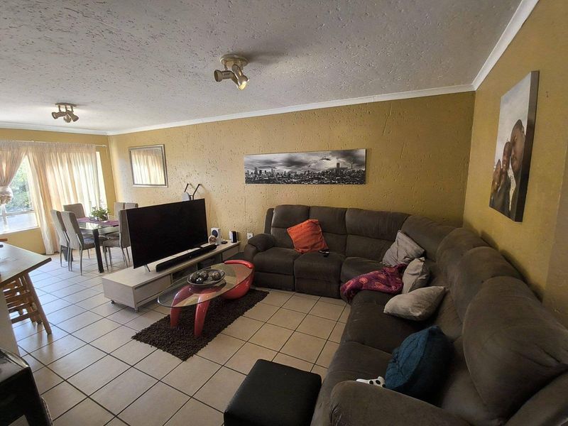 erene & Central: Peaceful 2-Bedroom Apartment in the Heart of Birchleigh - Photo 7